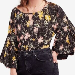 Free People Womens Lucca Printed Last Time Top Size Small Floral Bell Sleeve NEW